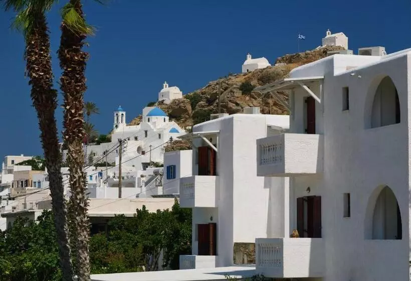 هتل Ios Resort