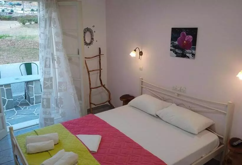 هتل Ios Resort