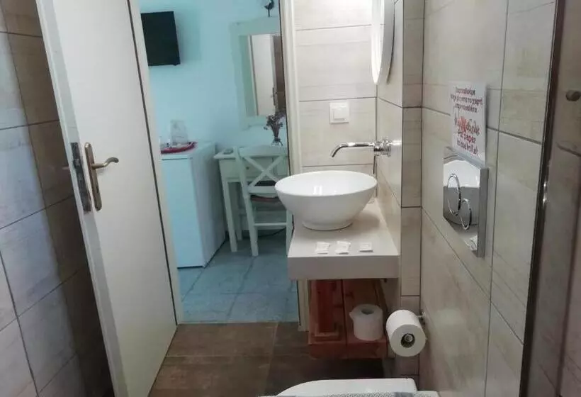 هتل Ios Resort