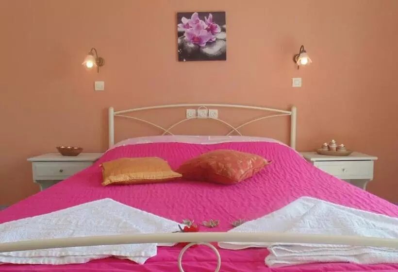هتل Ios Resort