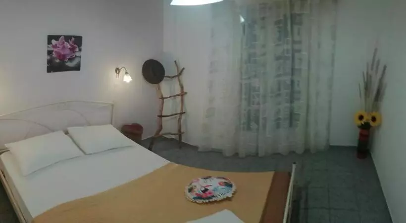 هتل Ios Resort