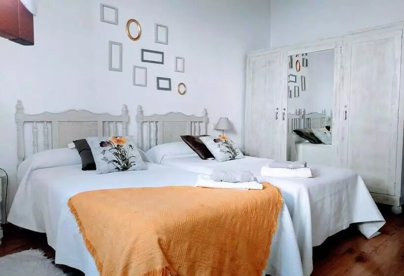 Maaseutuhotelli Agroturismo Y Apartamentos Ondarre