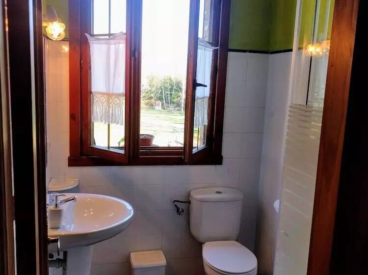 Maaseutuhotelli Agroturismo Y Apartamentos Ondarre