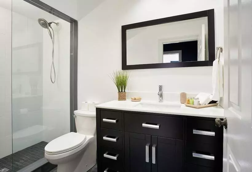 Hotelli Vine Village Apartments