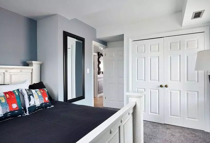 Hotelli Vine Village Apartments