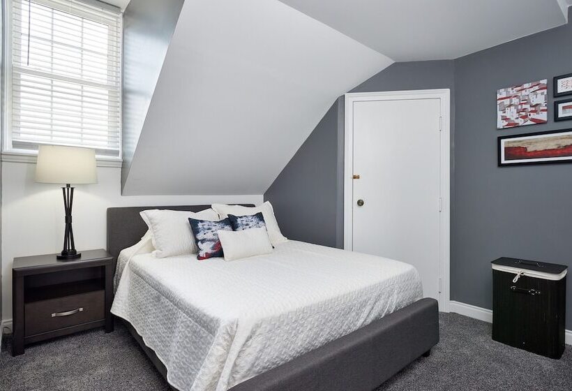 בית מלון כפרי Vine Village Apartments