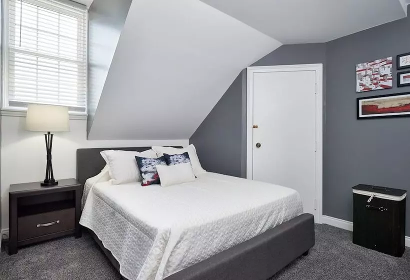 Hotelli Vine Village Apartments