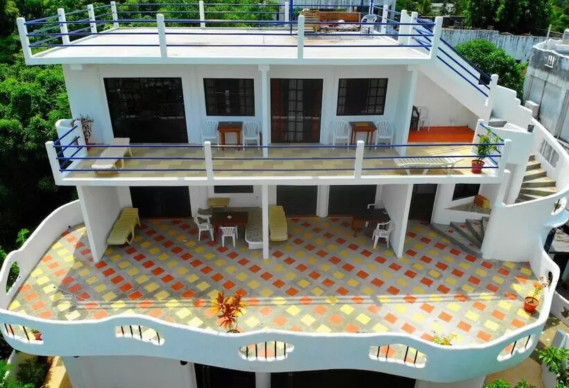 پانسیون Aquarius Terraces Boutique Resort