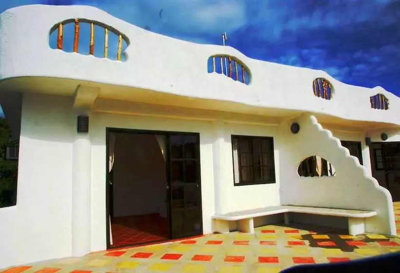 پانسیون Aquarius Terraces Boutique Resort