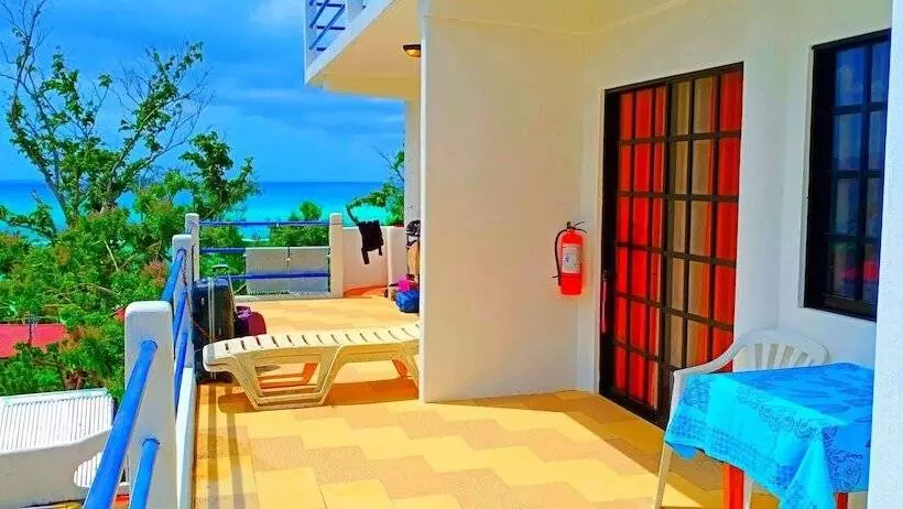 پانسیون Aquarius Terraces Boutique Resort
