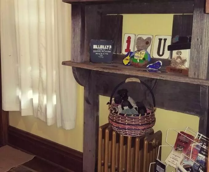 ペンション Hatfield Mccoy House Inn