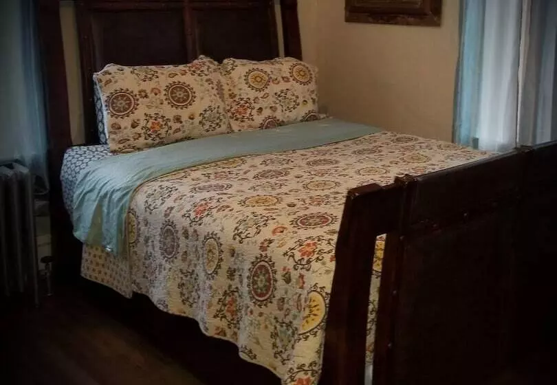 ペンション Hatfield Mccoy House Inn