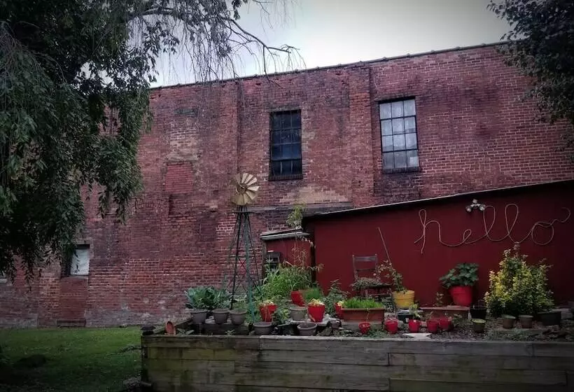 ペンション Hatfield Mccoy House Inn
