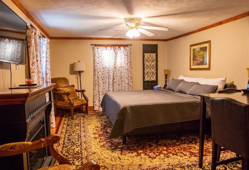 פנסיון Hocking Hills Inn