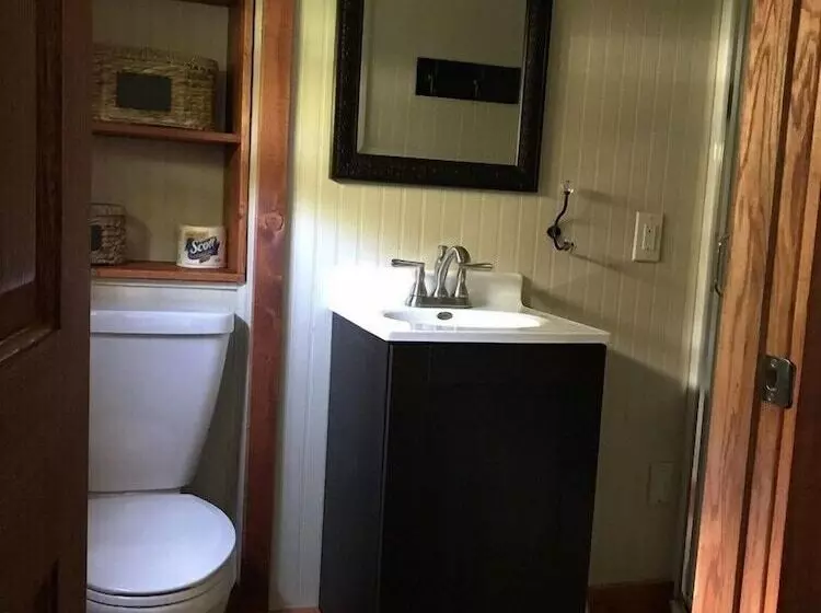 ペンション Hocking Hills Inn