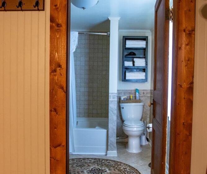 פנסיון Hocking Hills Inn