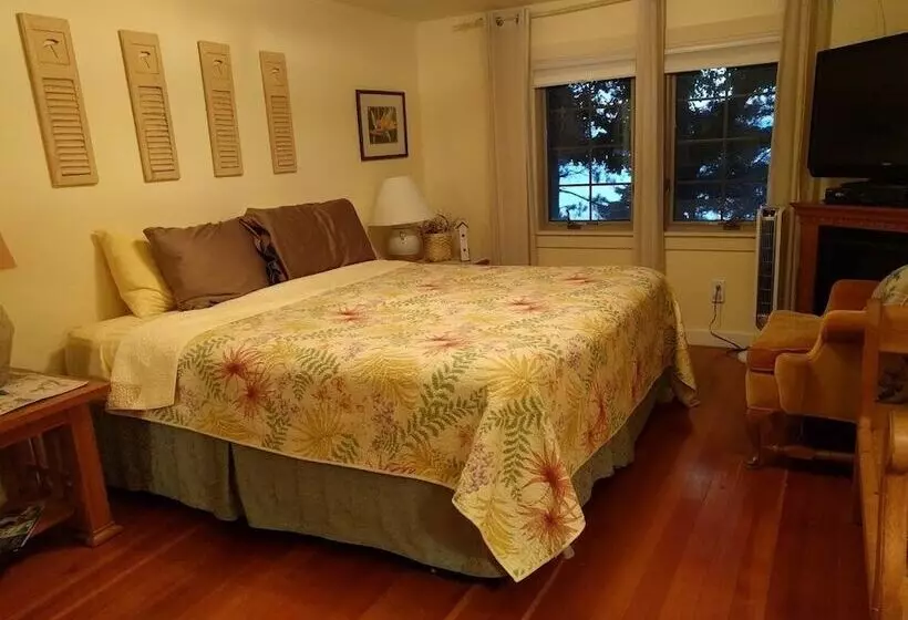 ペンション Lake Ripley Lodge W Lake Front Rooms, Grand Porch, Kayaks & Paddleboard