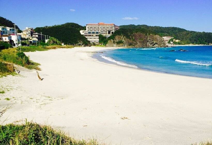 Pensione Mcmill House