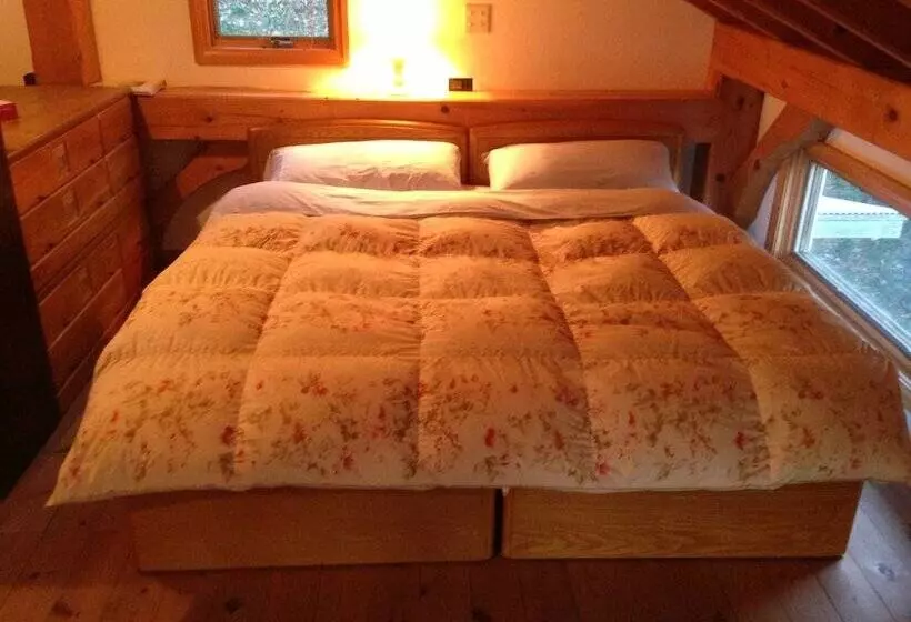 Majatalo Mcmill House