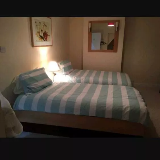 ベッドアンドブレックファースト Crofton Arms