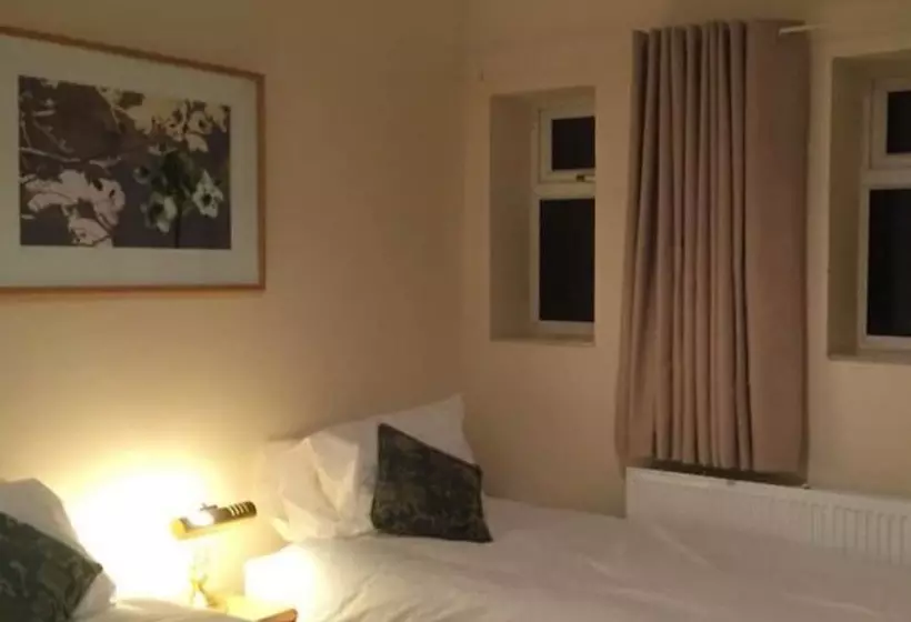 ベッドアンドブレックファースト Crofton Arms