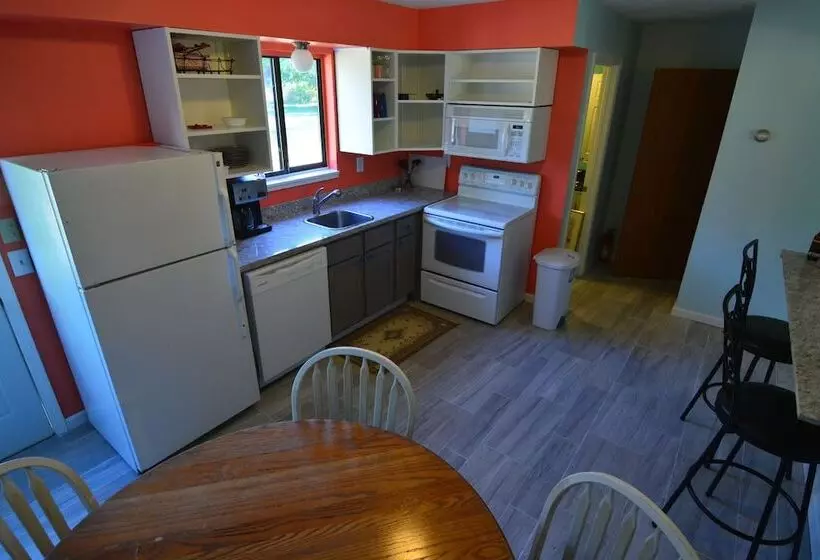 Aamiaismajoitus (B&B) Hop & Vine Inn