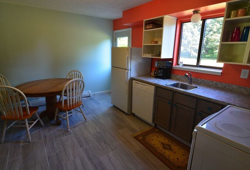 مبيت وإفطار Hop & Vine Inn