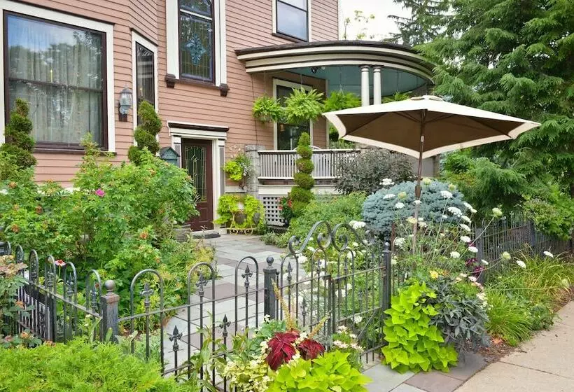 Aamiaismajoitus (B&B) La Belle Auberge