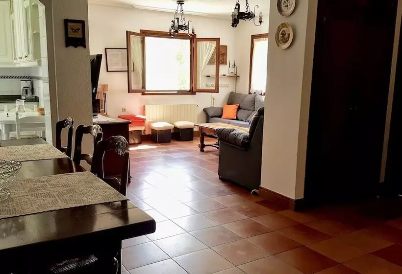 Conjunto De Turismo Rural La Tablá