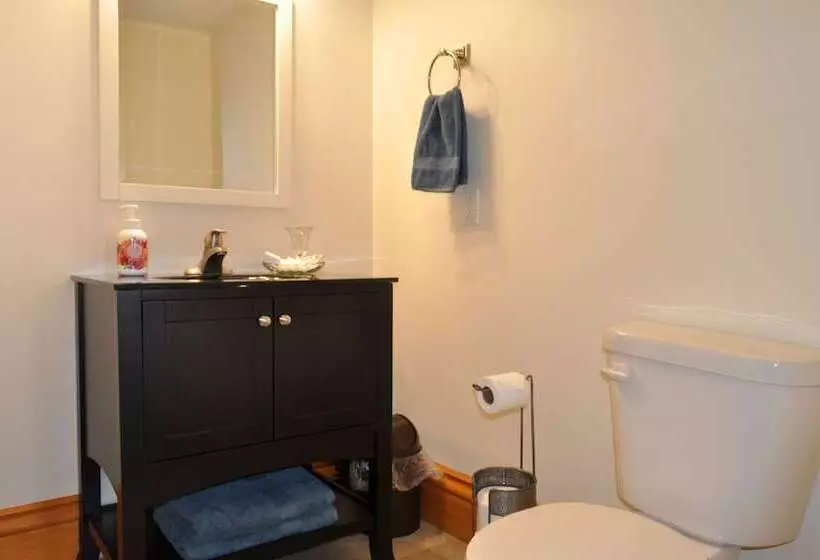 Hotelli Holman's Heritage Suites