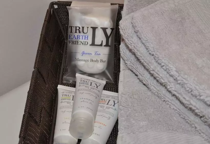 Hotelli Holman's Heritage Suites