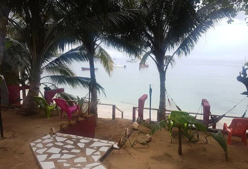 فندق Las Palmeras Beachfront