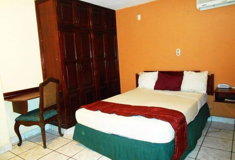 هتل Suites Los Jicaros