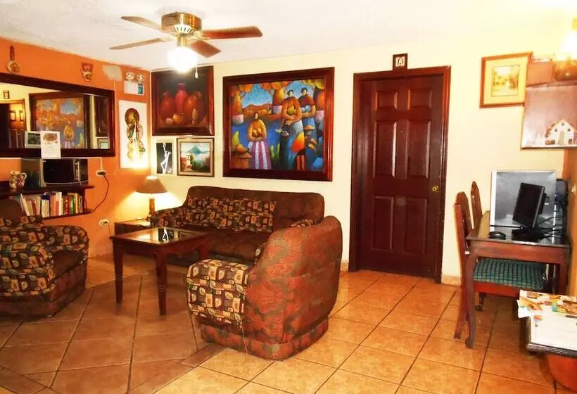 Hotelli Suites Los Jicaros