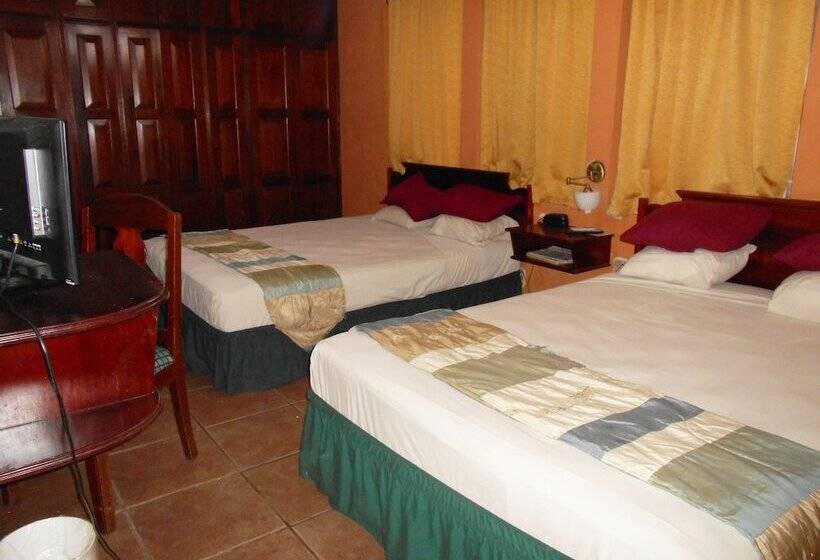 هتل Suites Los Jicaros