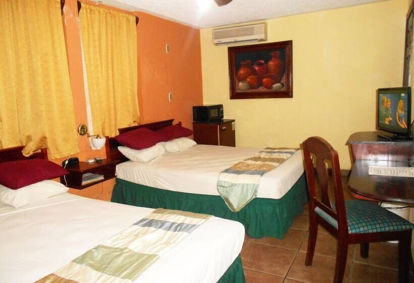 هتل Suites Los Jicaros