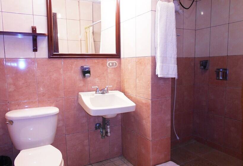 هتل Suites Los Jicaros