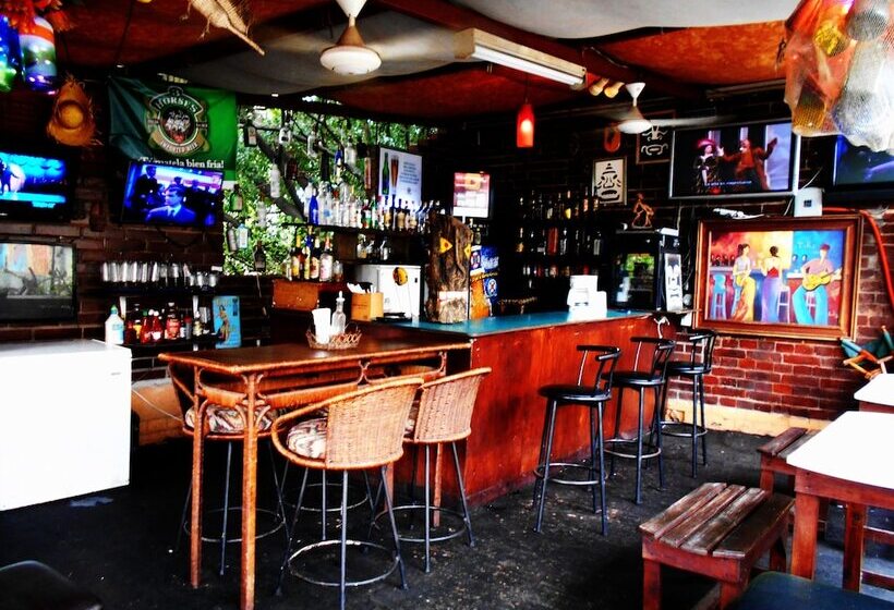 هتل Suites Los Jicaros