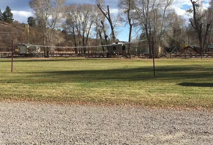 Motelli Chama River Bend Lodge