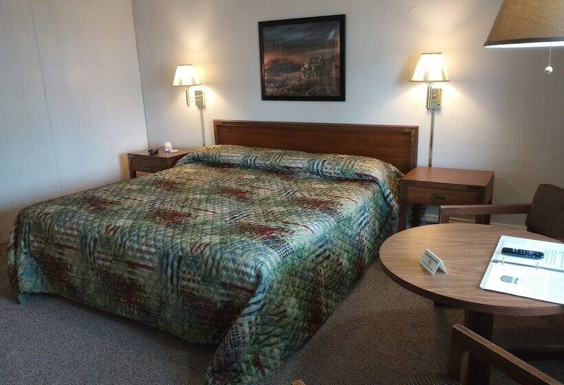 Мотель The Golden Inn