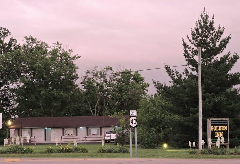 Мотель The Golden Inn