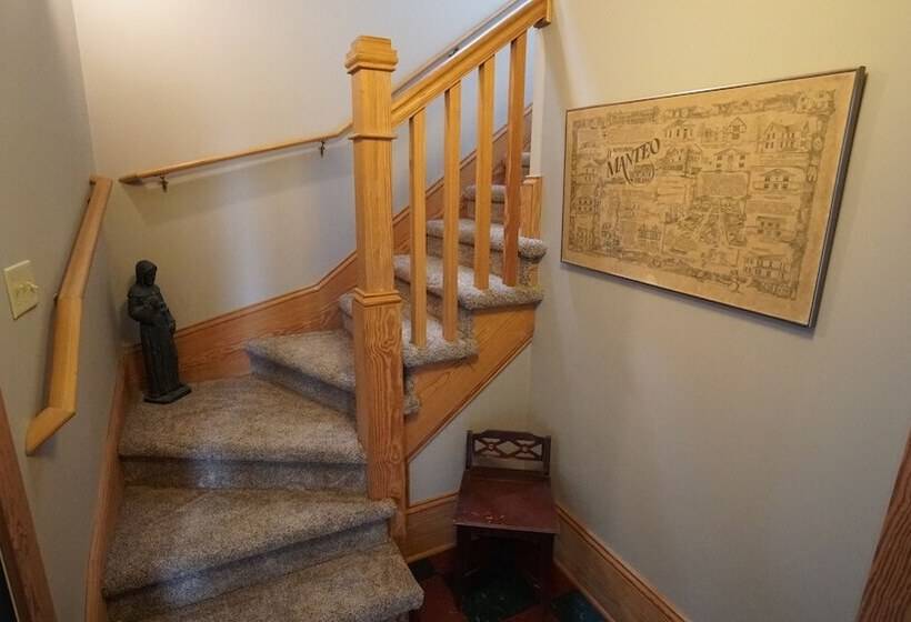 ペンション Cameron House Inn