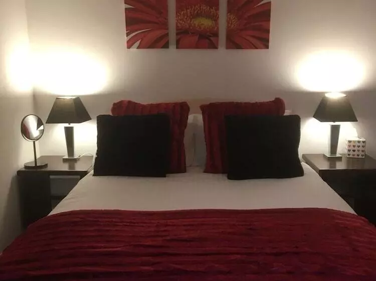 ペンション Garswood Guesthouse