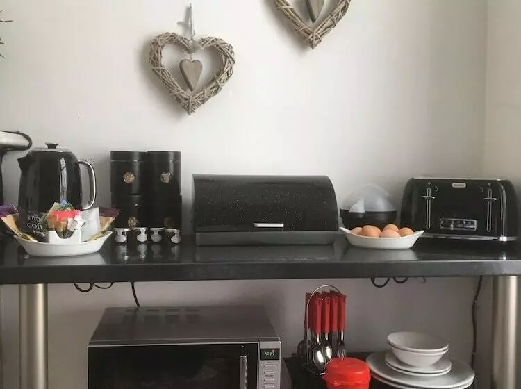 ペンション Garswood Guesthouse