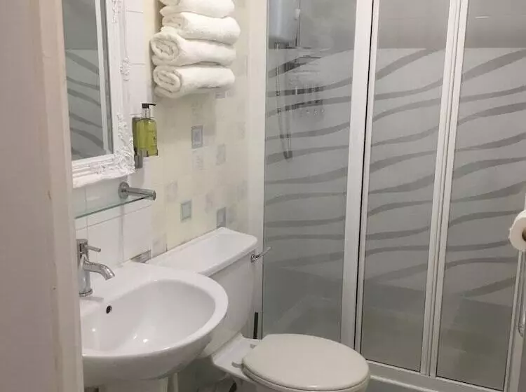 ペンション Garswood Guesthouse