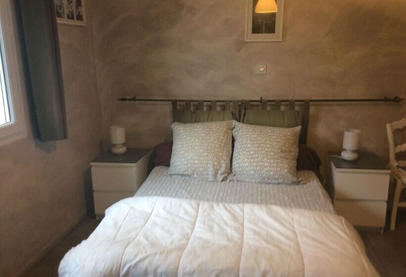 ペンション Les Fleurs Bleues