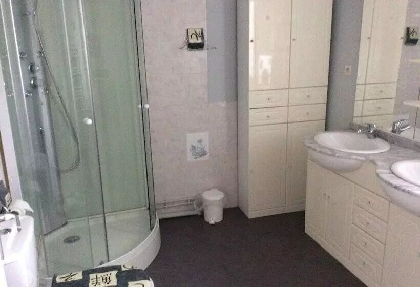 Majatalo Les Fleurs Bleues