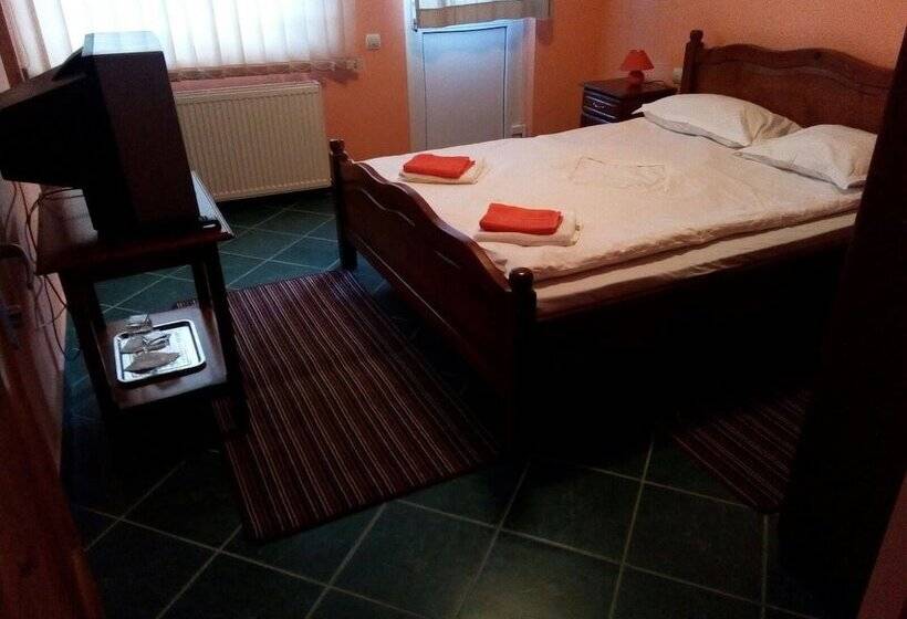 پانسیون Vila Aura