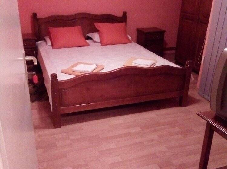 پانسیون Vila Aura