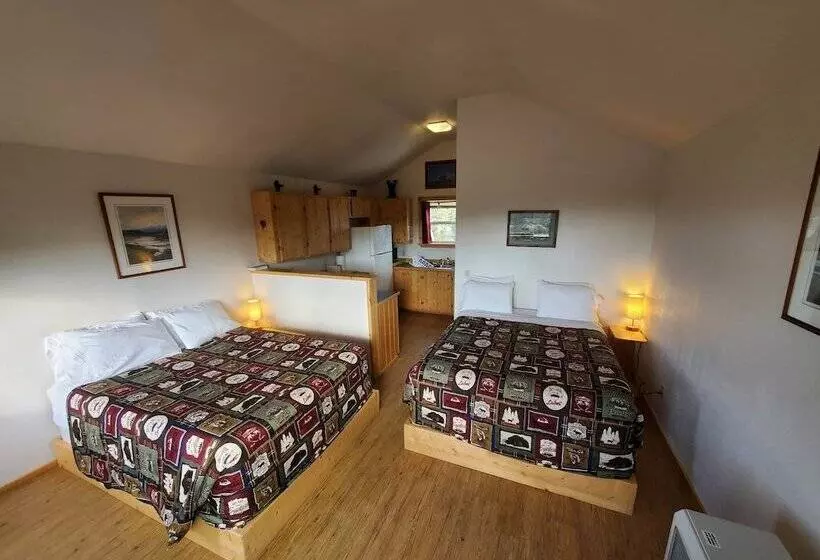 Alaskan Spruce Cabins